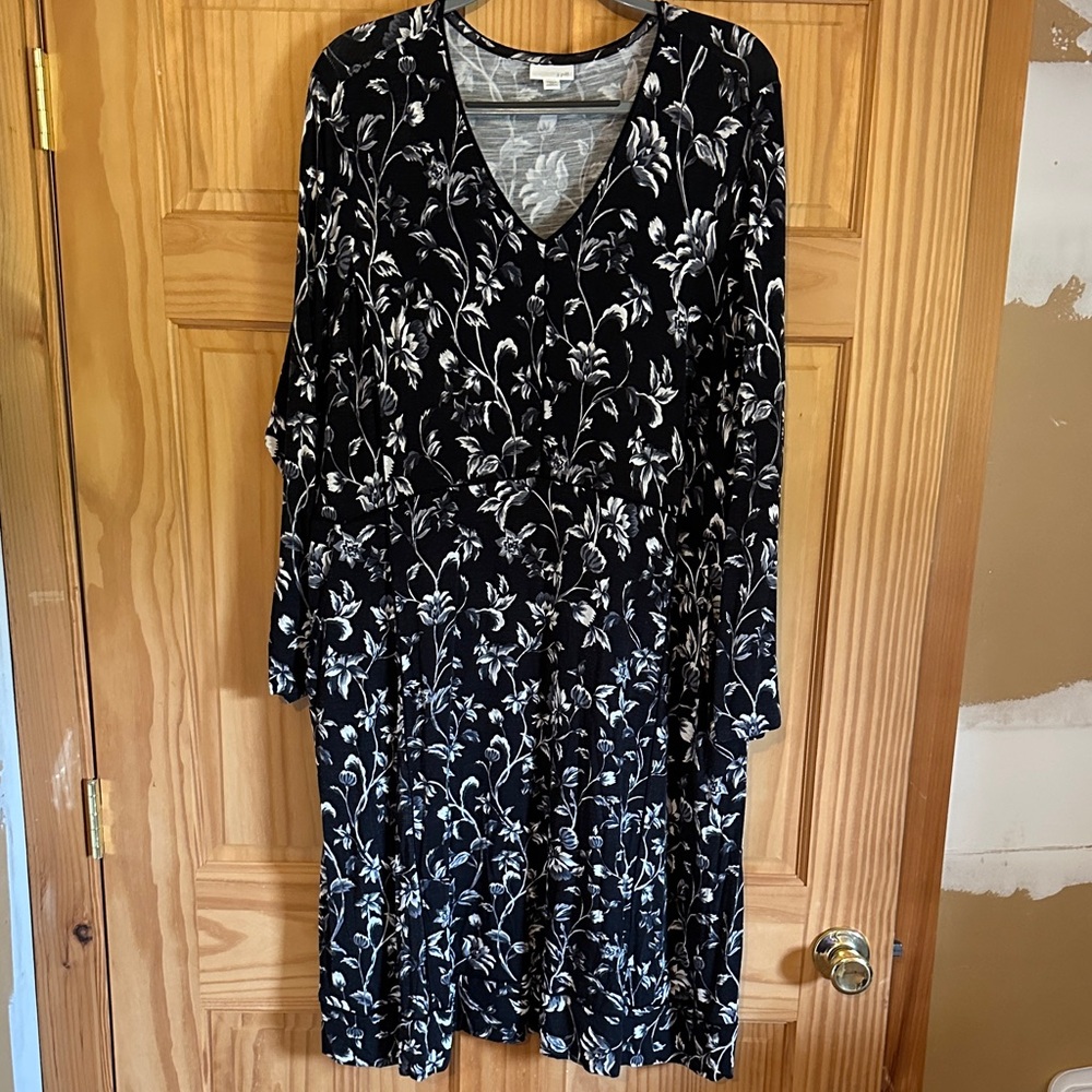 J. Jill Black and White Floral Long Sleeve Dress